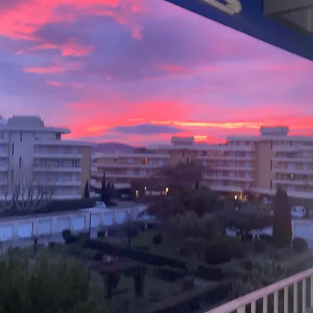 Luxe Près De La Appartement