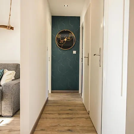Apartment Luxe Pres De La Frejus